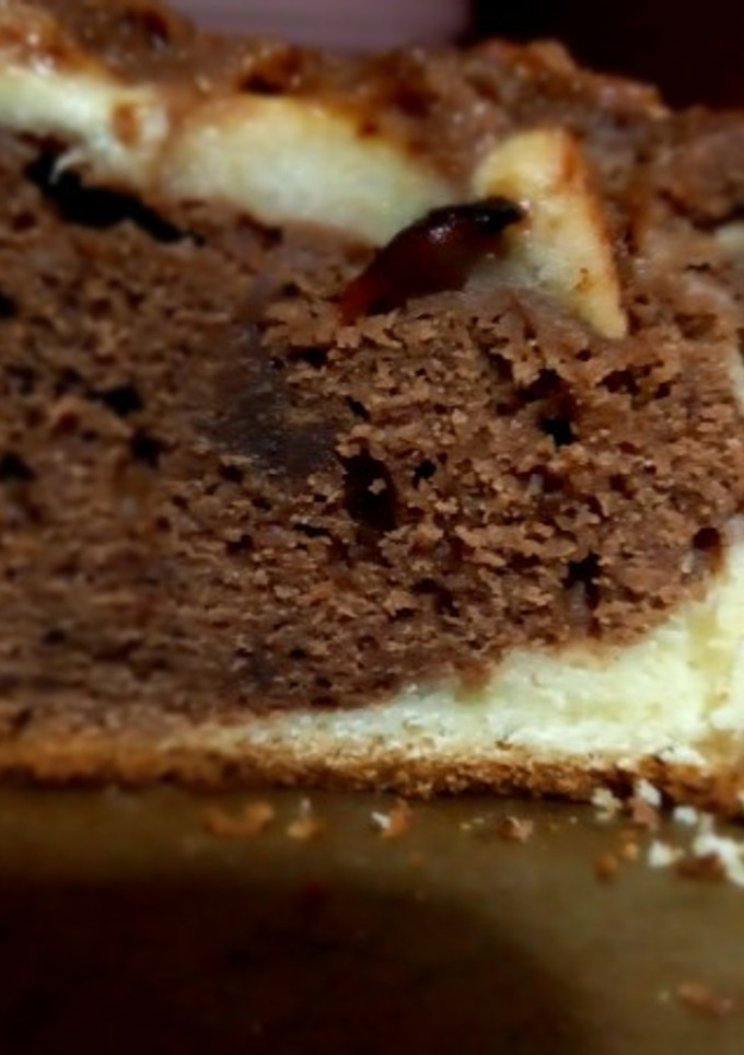 Una foto de Torta marmolada con manzanas y canela