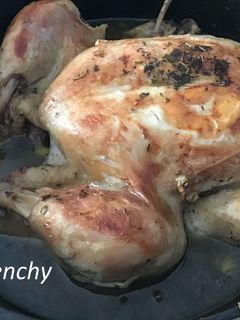 Una foto de Pollo en cocotte a las hierbas