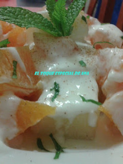 Una foto de Ensalada de frutas y yogur