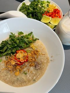 Hình của món Cháo thịt bò tim gà.