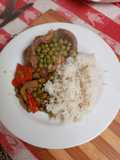Osobuco de vacuno arvejado con arroz blanco