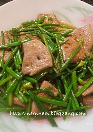 รูปของ ผัดดอกกุยช่ายใส่ตับหมู