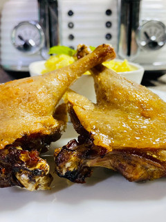 Una foto de Pato asado con toques de miel