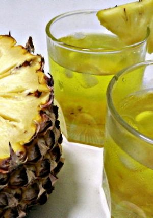 A picture of Pineapple pieces syrup.