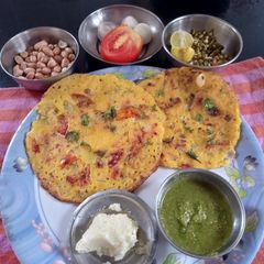 Healthy and tasty Oats mix veg chilla😋😋😋 A picture of Healthy and tasty Oats mix veg chilla😋😋😋.