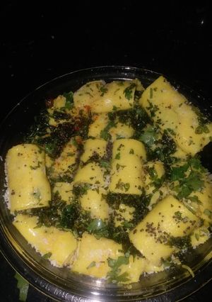 खांडवी (Khandvi recipe in hindi) रेसिपी मुख्य फोटो