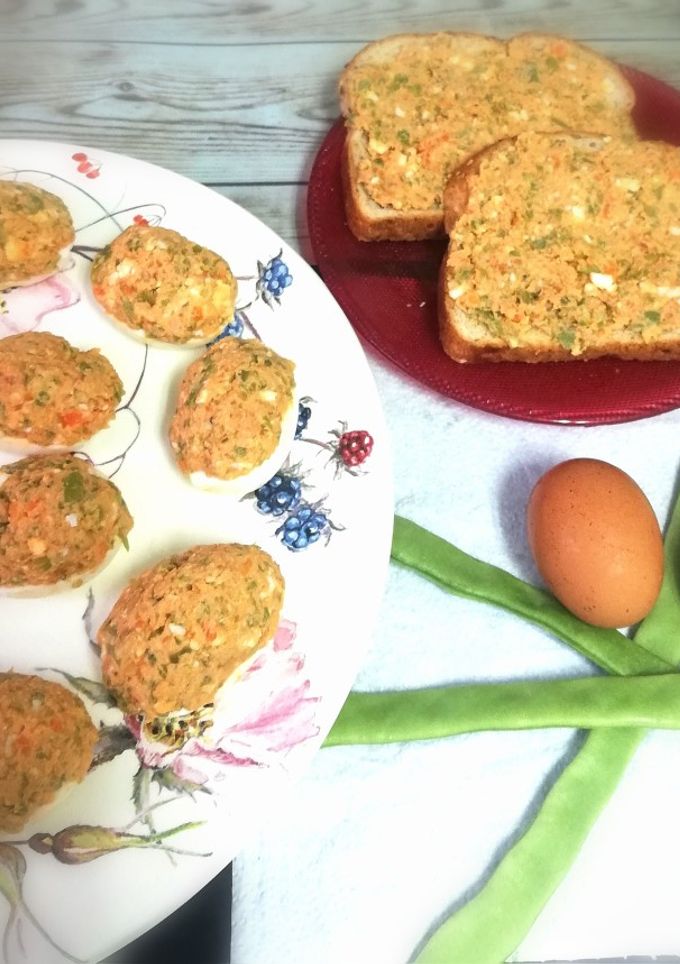 Una foto de Huevos Rellenos con Atún y !Judías verdes!