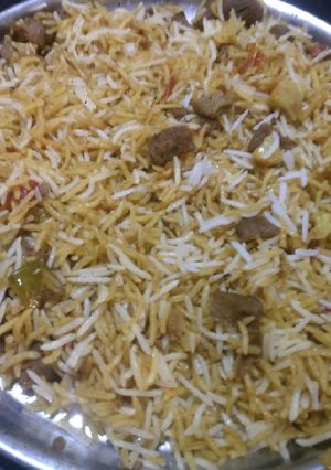 सोयाबीन तवा पुलाव (Soyabean tawa pulao recipe in Hindi) रेसिपी मुख्य फोटो