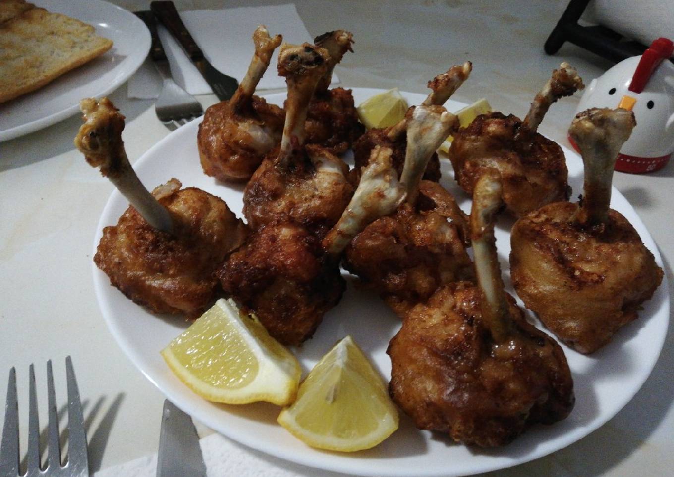 Bolitas de pollo frito con hueso
