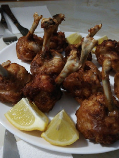 Una foto de Bolitas de pollo frito con hueso