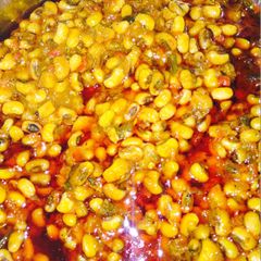 A picture of Bean porridge with ugwu leaves🥣.
