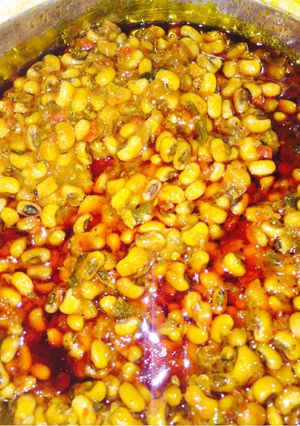 A picture of Bean porridge with ugwu leaves🥣.