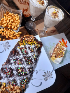 عکسی از دستور کیک یخچالی عسلی