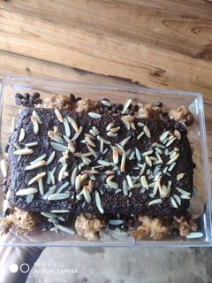 Una foto de Brownie de nuez y manzana