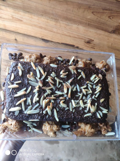 Una foto de Brownie de nuez y manzana