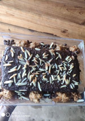Una foto de Brownie de nuez y manzana