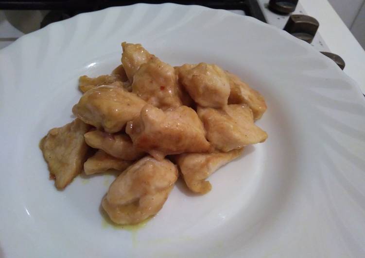 Pollo con latte di cocco e curry