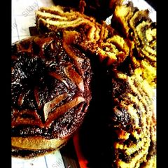 A picture of Marble cup cakes.
