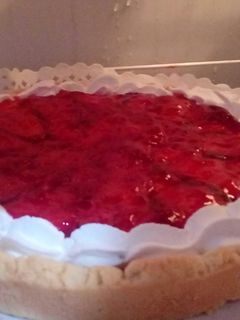 Una foto de Tarta de frutillas(Masa con aceite)