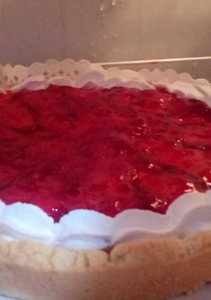 Una foto de Tarta de frutillas(Masa con aceite)