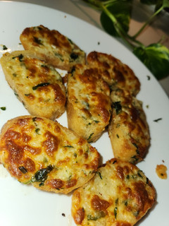 A picture of Cheesy herb garlic bread.