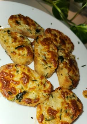 A picture of Cheesy herb garlic bread.