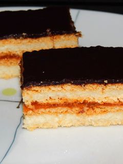 Mézes grízes szelet recept fotója