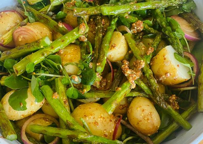 Potato salad with asparagus