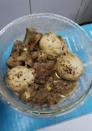 Hình của món Sườn kho hột gà.