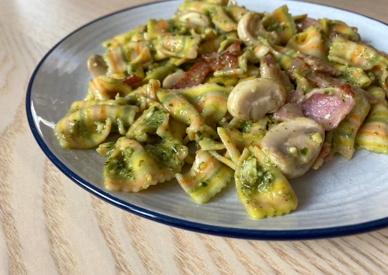 Pasta Pesto Bacon Jamur lebih enak dr restoran, pasti!