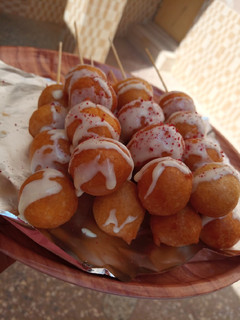A picture of Milk glazed puffs.