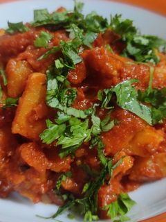લસણીયા બટાકા શાક (Lasaniya Bataka Shak Recipe In Gujarati) રેસીપી મુખ્ય ફોટો