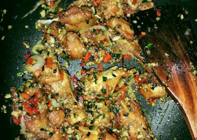 Ayam goreng cabe garam