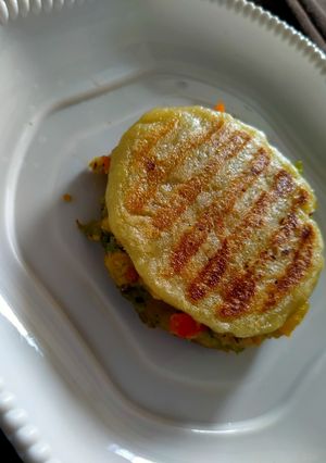 ફરાળી સ્ટફ્ડ ટીકી(farali stuff tikki recipe in gujarati) રેસીપી મુખ્ય ફોટો