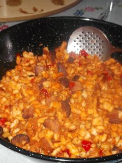 Una foto de Migas con torreznos y chorizo