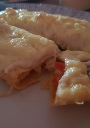 Una foto de Canelones de pollo cremosos