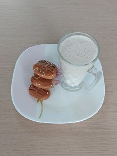 عکسی از دستور شیر موز عسلی