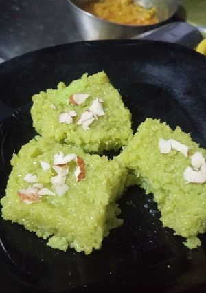 A picture of Coconut Barfi.