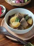 Opor Daging Sapi Bumbu Instan Plus Rempah (Empuk & Gurih!)