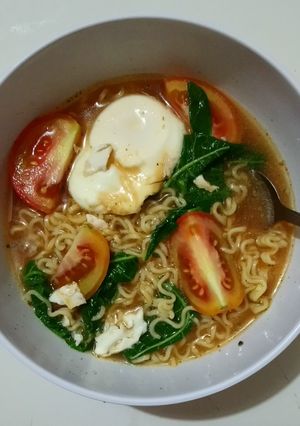 Foto resep Mie Rebus Bayam pengganjal lapar
