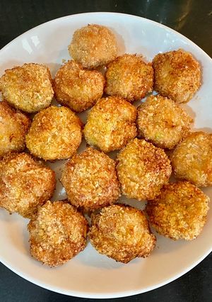 Hình của món Tôm viên củ sen.