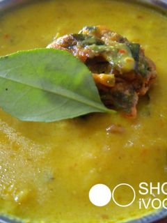 पालक पकोड़ा कढ़ी (Palak Pakoda Kadhi recipe in Hindi) रेसिपी मुख्य फोटो