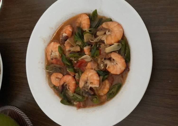 Langkah Mudah untuk Menyiapkan Udang cabai hijau saus tiram, Enak Banget
