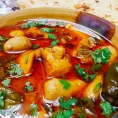 A picture of Arvi Gosht with chapati.