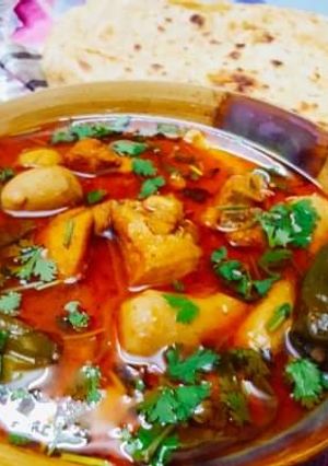A picture of Arvi Gosht with chapati.