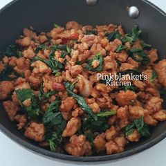 A picture of Minced Chicken with Thai Basil.