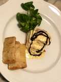Tortino schiz e carpaccio di manzo affumicato e crema di latte
