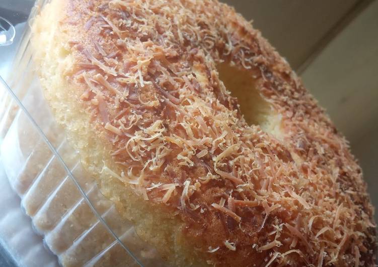 Bolu tape (sponge cake)