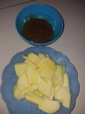 Cara Gampang Menyiapkan Resep Rujak pencit cocol petis madura yang  Bikin Ketagihan Anti Ribet, Bikin Ngiler