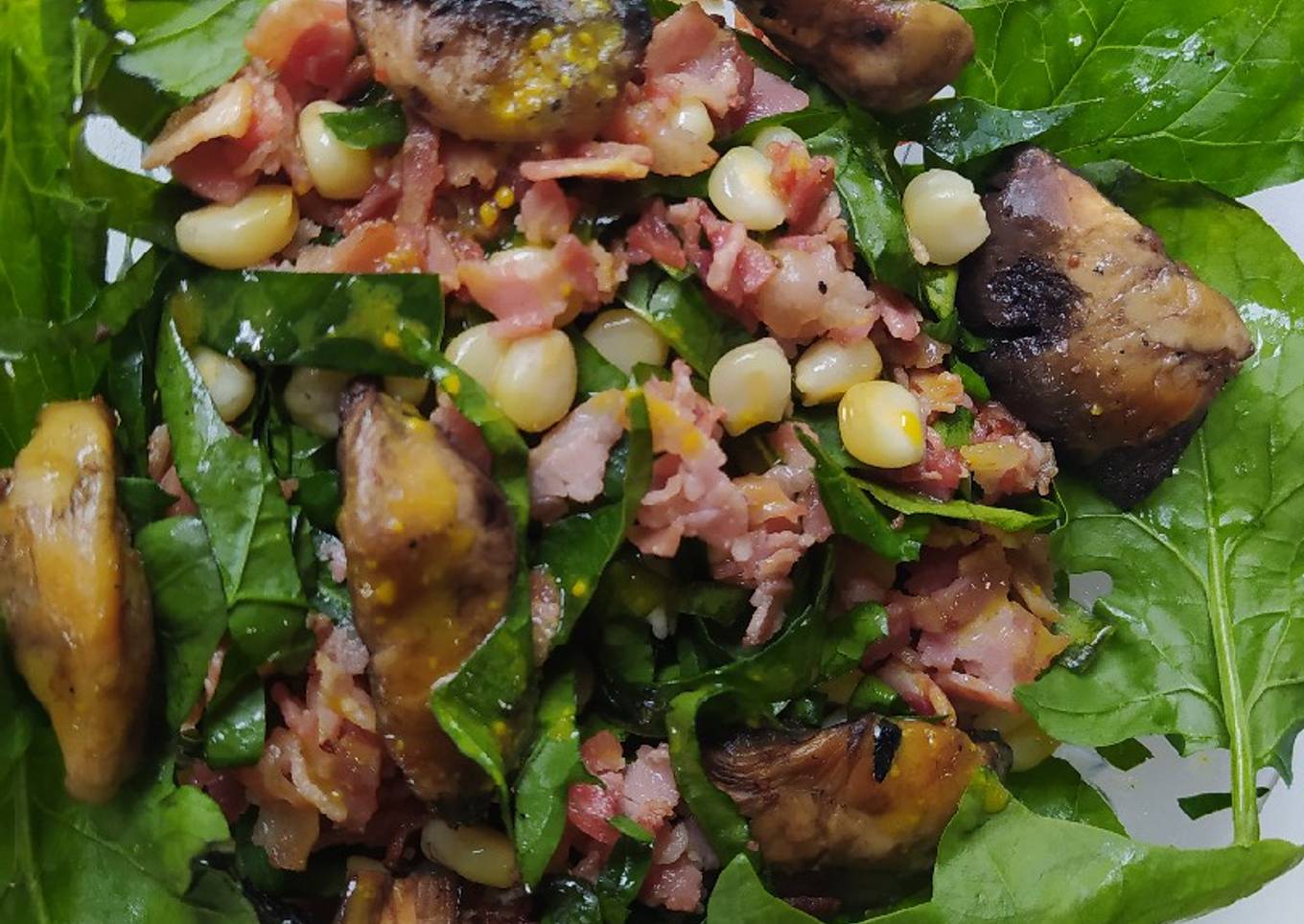 Ensalada de espinacas con tocino estilo Ale's